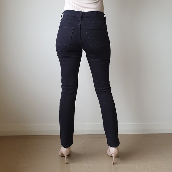 Levis 312 Shaping Slim Jeans Black - Picture 3 of 5